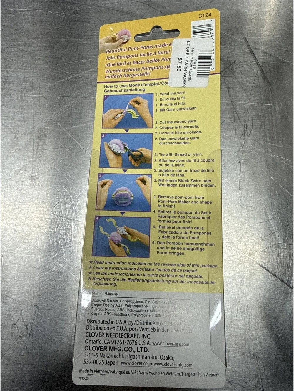 NEW IN PKG Clover Pom-Pom Maker Small 1-3/8